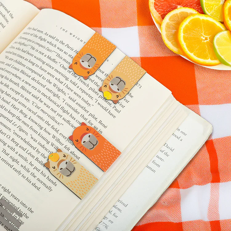 Kikkerland Capybara Magnetic Bookmarks - Image 3