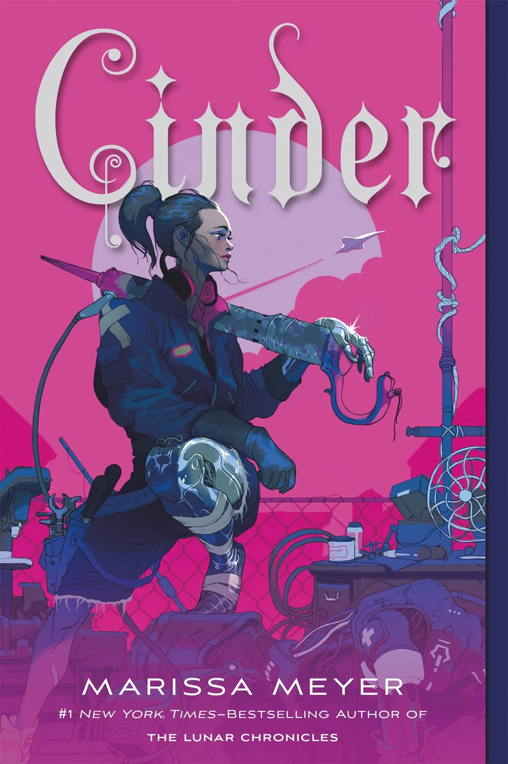 Cinder: Book One of the Lunar Chronicles (Lunar Chronicles #1)